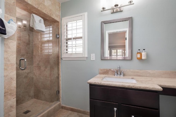 Candle Light Inn image 17